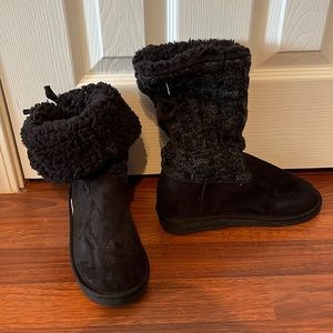 Muk Luks cozy boots fleece sweater fold over winter fall boots